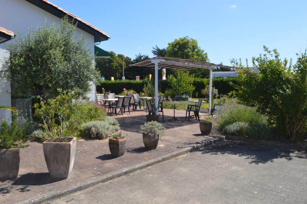 Hotel Les Jardins d'Oléron Saint-Pierre-d'Oleron Exterior foto
